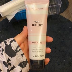 Mary Kay - Paint the sky body lotion - 4 OZ